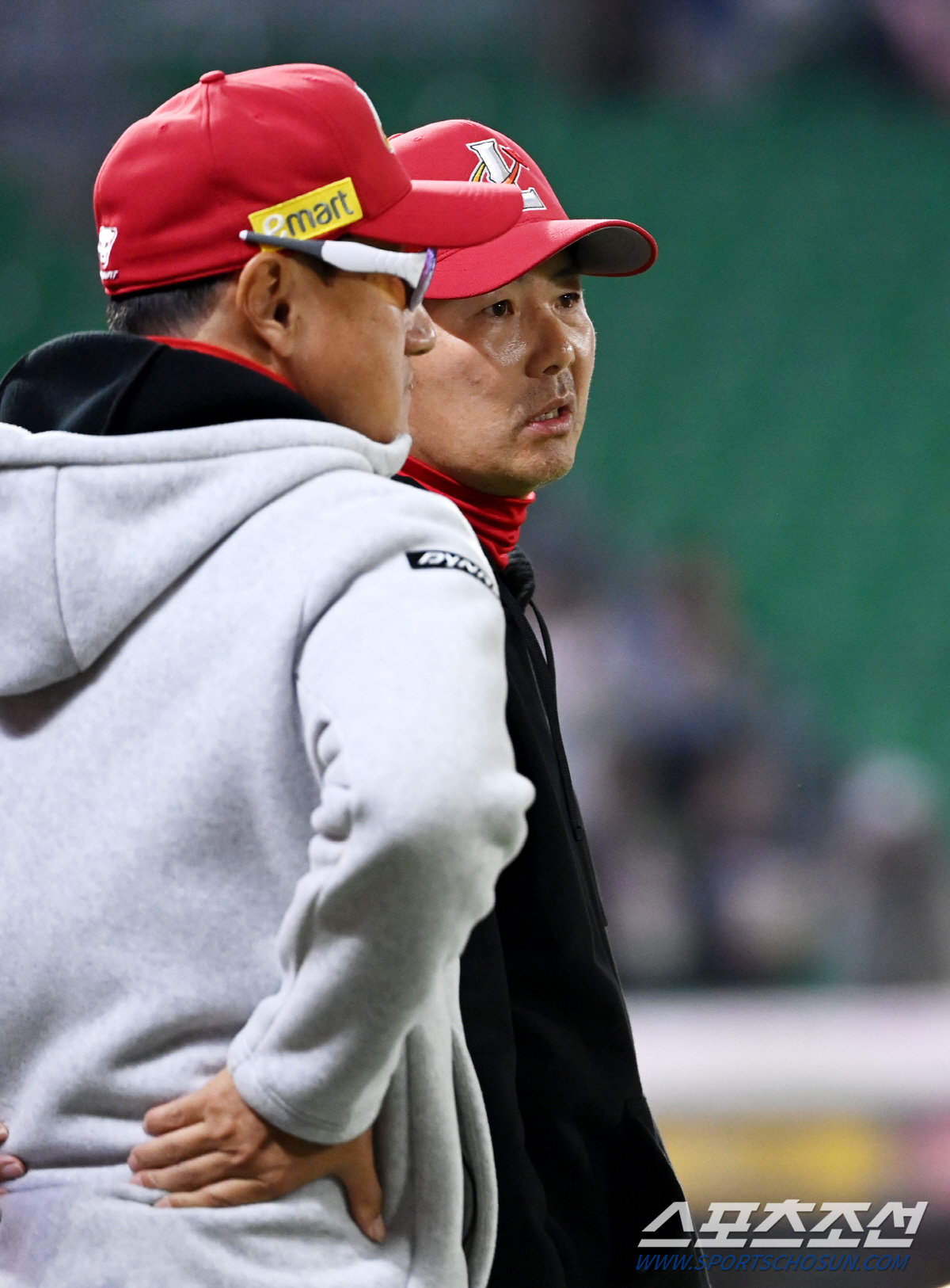 "엘리아스 빠르면 다음주 입국" SSG 선발만 7명 된다…해법은?[인천 …