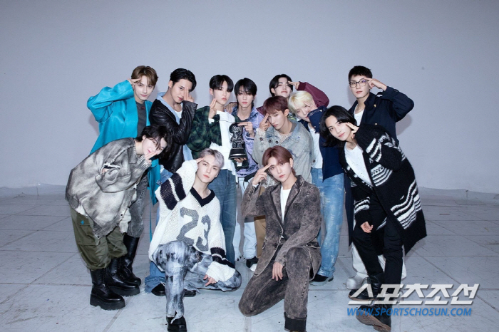 세븐틴 '손오공', '엠카운트다운' 1위로 음악방송 2관왕…"캐럿에 진심…