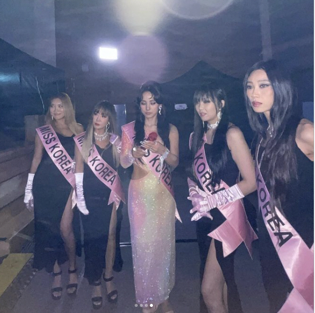 이효리, 10년만에 '미스코리아' 귀환...사자머리+절개 드레스 '굴욕無…