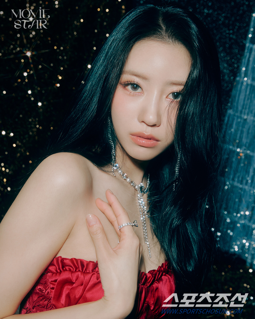 17일 '솔로 데뷔' 미주, 화려한 '무비 스타'로 변신! …'우아↔도도…