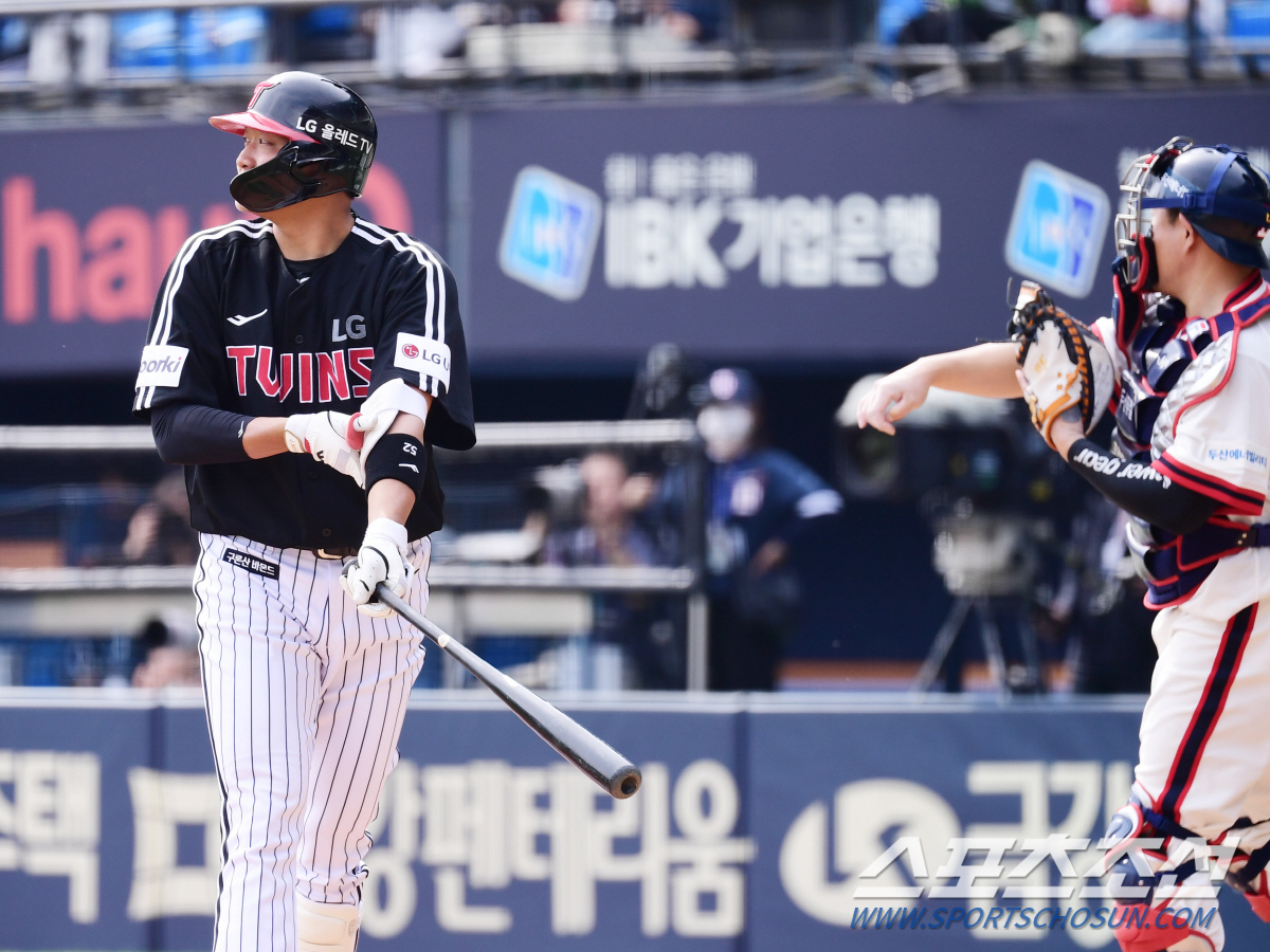 [잠실리뷰]켈리는 시즌 최고-곽빈은 시즌 최악, 어린이날 연휴 잠실맞대결…