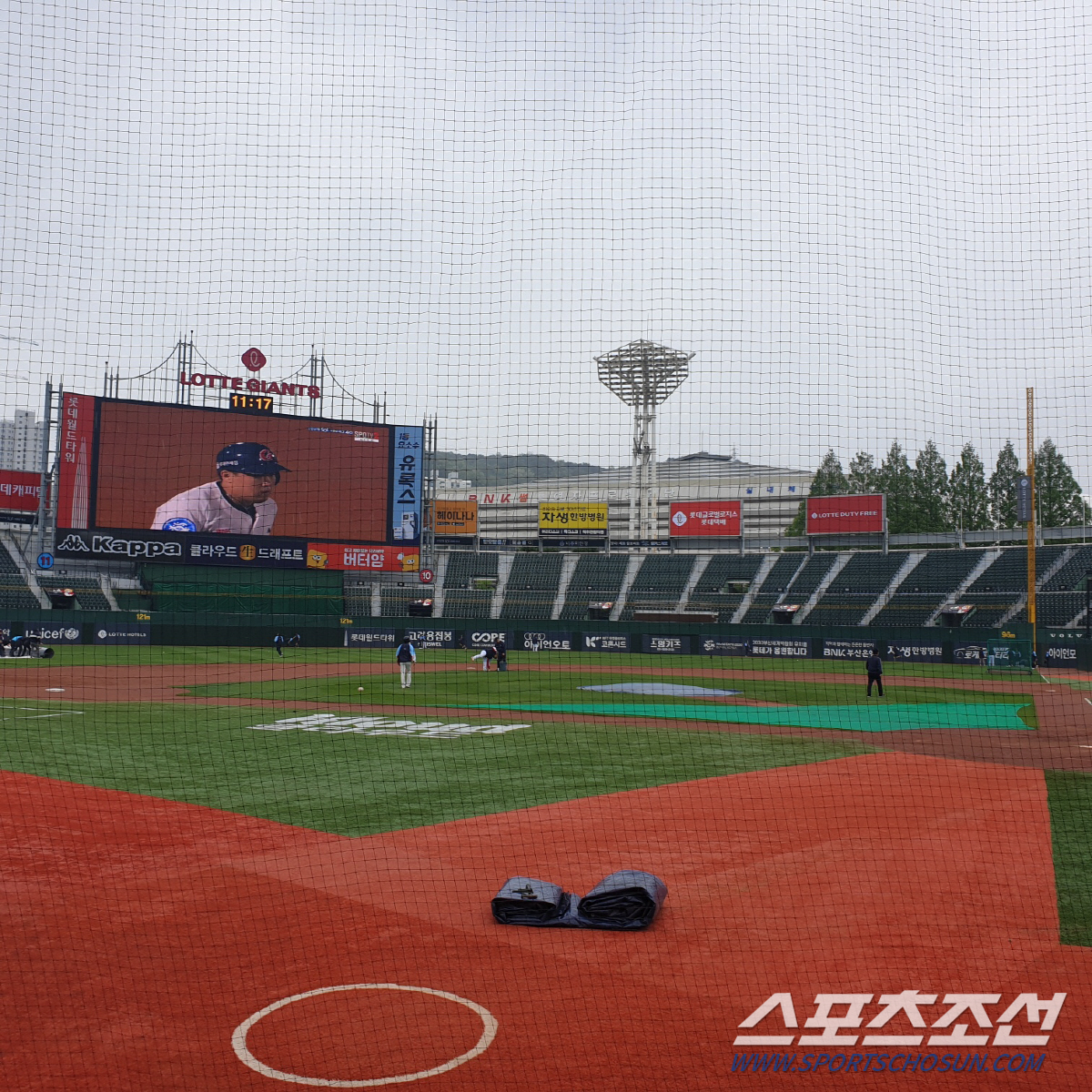 '전경기 매진도 가능했는데..' 비에 씻겨간 3억7천, 황금연휴 전 경기…