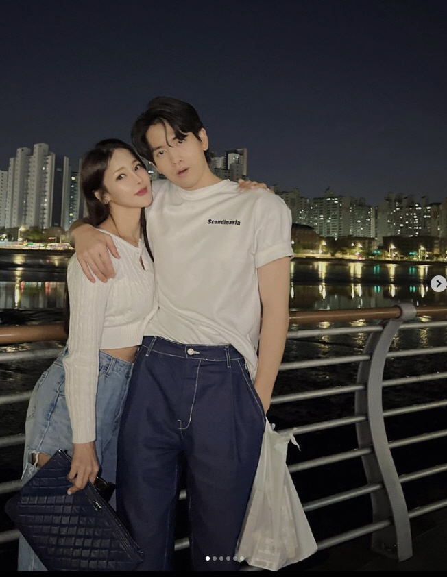 '17살차' 미나♥류필립, 꿀 뚝뚝 커플룩 데이트 "술김에 뽀뽀"