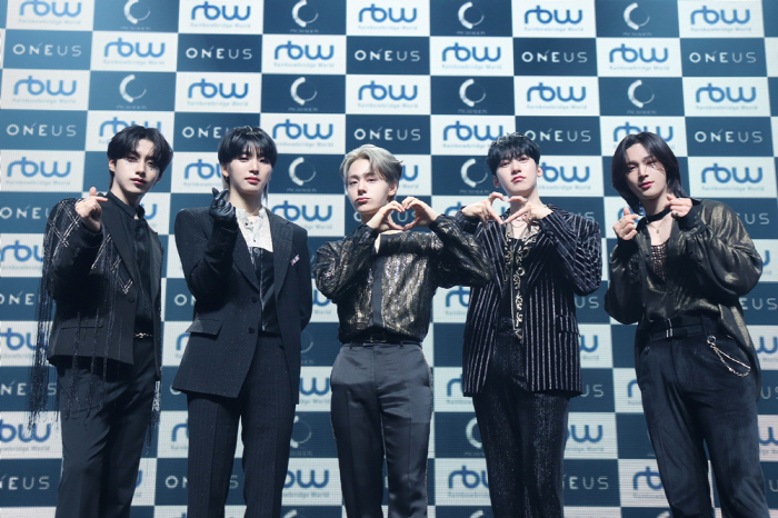 [SC현장]"원어스 재질의 음악"…팀 색깔 듬뿍 담아 도약하는 '울어스'…