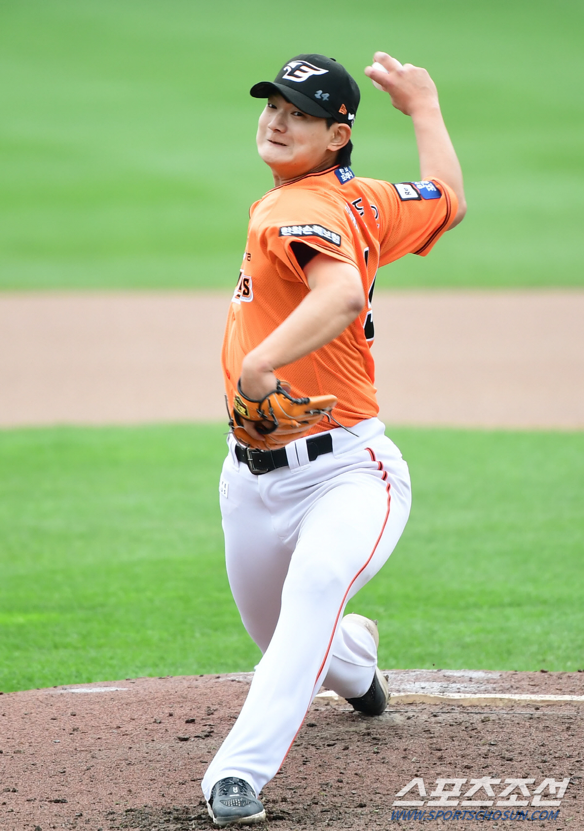 한화팬들이 꿈꾸는 '문동주 선발-김서현 마무리' 장밋빛 미래, 가능성이 …