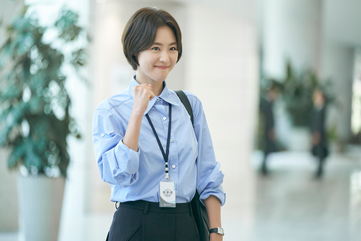 '레이스' 이연희 "첫 직장인 연기? 요즘 시대 친구들의 마음 대변하고 …