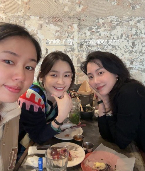안은진, 전미도X신현빈과 생일파티 "'슬의생' 예쁜 언니들이랑"