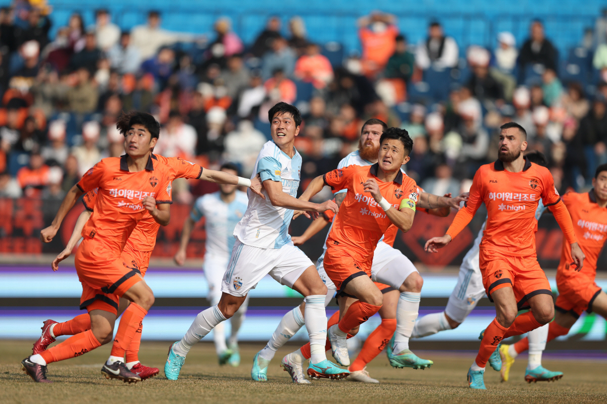 '승점자판기' 강원, 또 울산이야→"저렇게 축구" 서울과 광주의 악연…쉼…