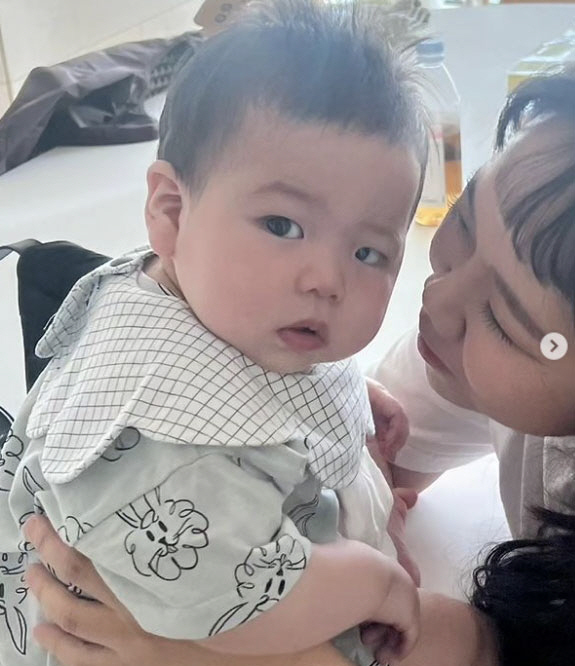 제이쓴, 子 똥별이와 첫 어버이날..."나도 카네이션 받고 싶다"