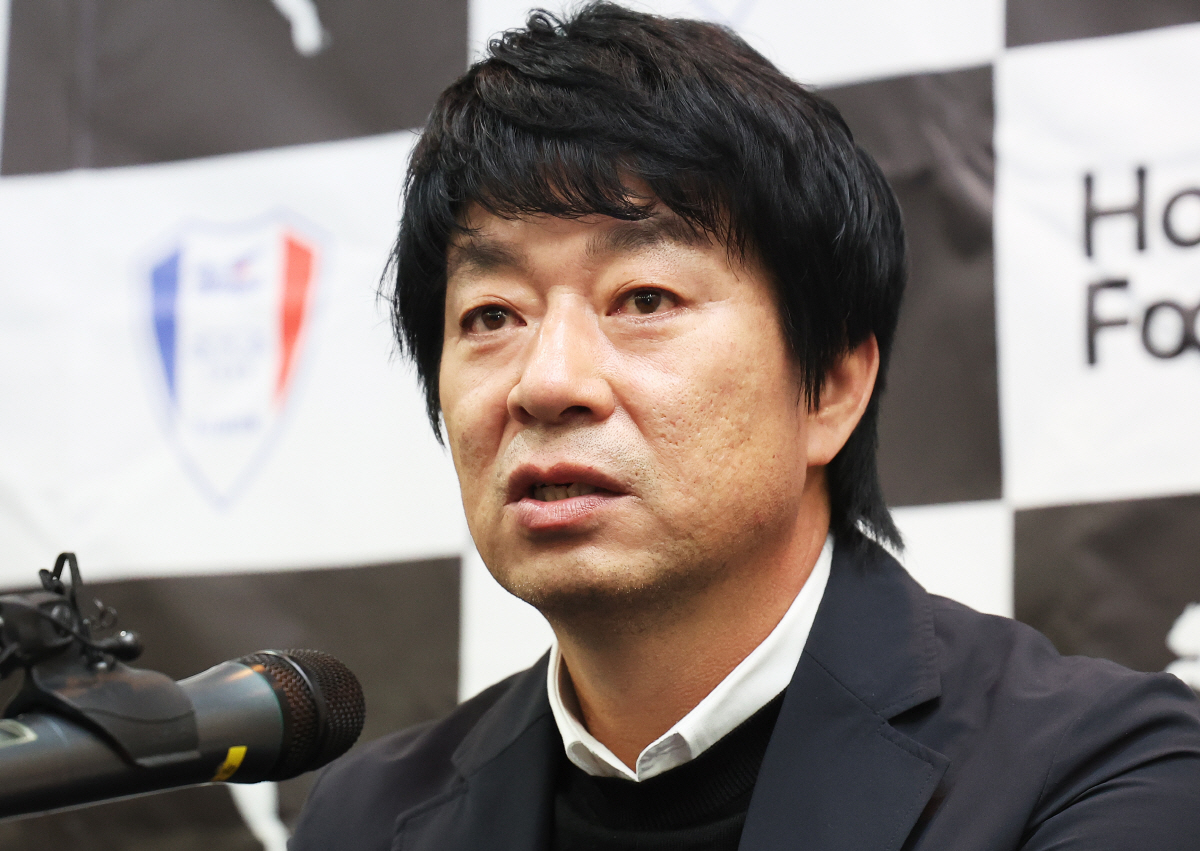 '코칭스태프도 교체' 김병수 수원 삼성 감독 체제 출발 "도전 피할 생각…