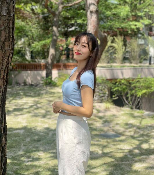 ‘영국인 작가♥’ 임현주, 임신 후 확 달라졌네..“걸음 느려지고 느린 …