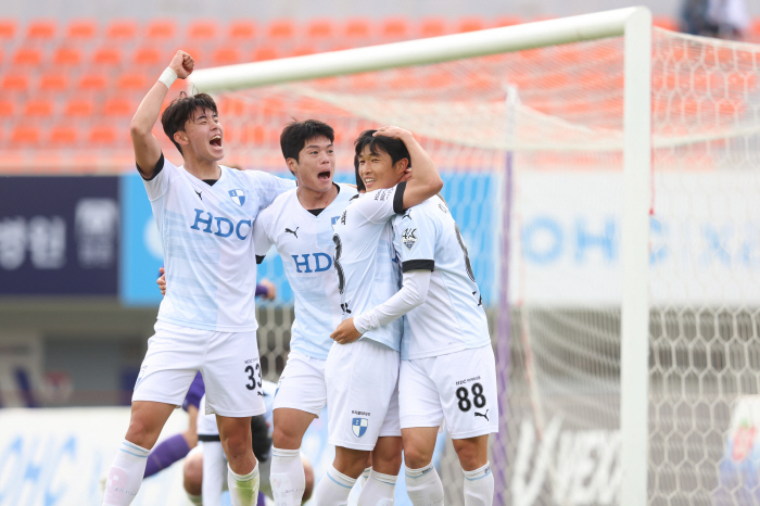 "1위와 5위의 승점 차는 단 3점" K리그2, 이대로면 역대급 승격 전…