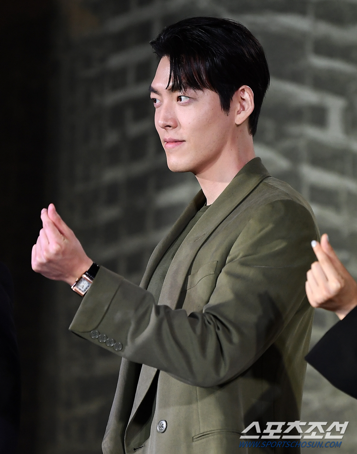 [SC현장] 김우빈이 만드는 유토피아? '택배기사', 디스토피아 세계관 …