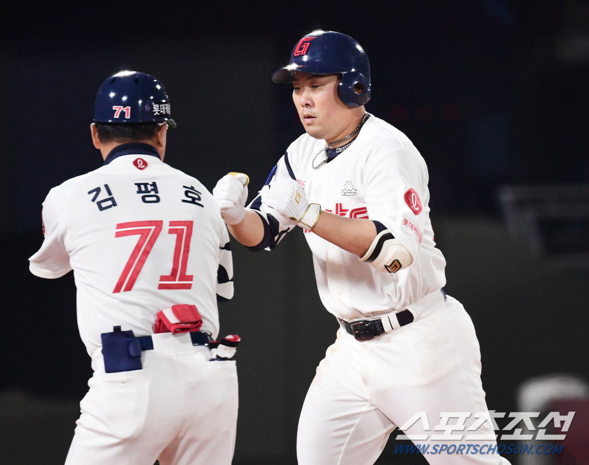 반즈 첫 QS&안치홍 홈런포…롯데, 두산에 전날 패배 설욕 '2연패 탈출…