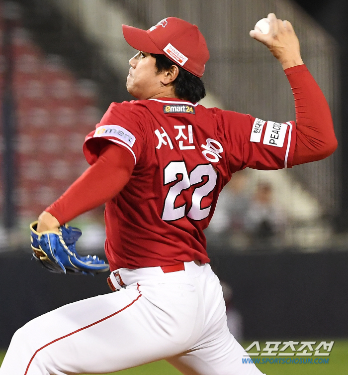 '김강민 쐐기포' SSG, 대체 선발 내고 이겼다…선두 사수[광주 리뷰]