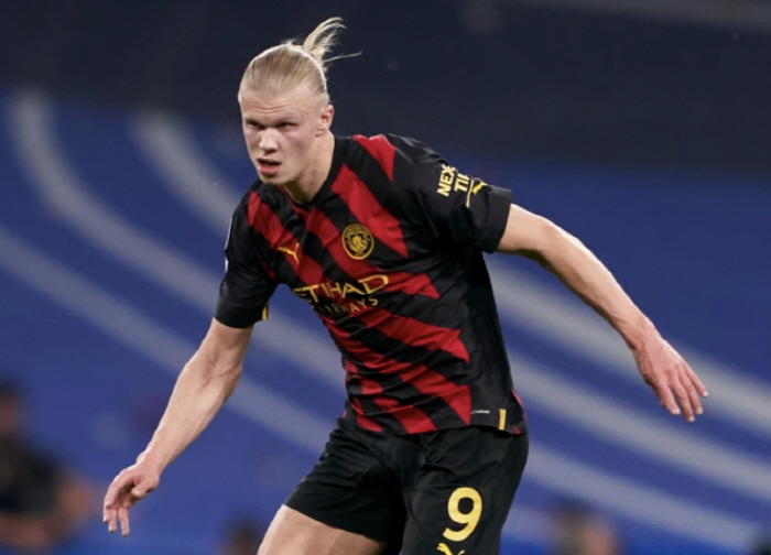 EPL 득점 신기록 썼는데…UCL 호러 터치 논란, 맨시티 '괴물 공격수…