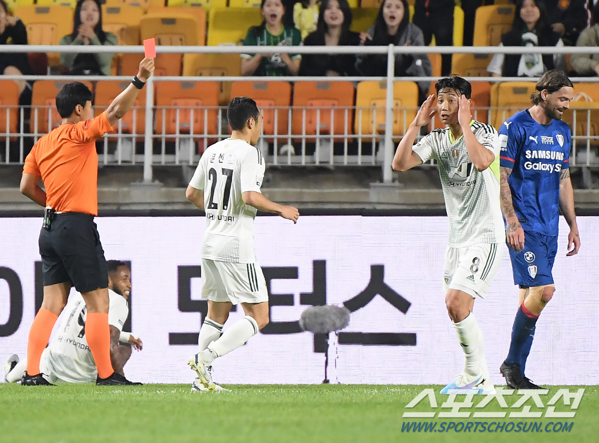 시작도 못한 '병수볼' 최악의 사령탑 데뷔전, 바사니 부상→불투이스 퇴장…