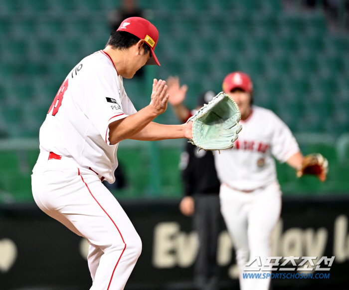 불펜 ERA 압도적 1위…약점이었는데, 왜 이렇게 잘 풀리지?