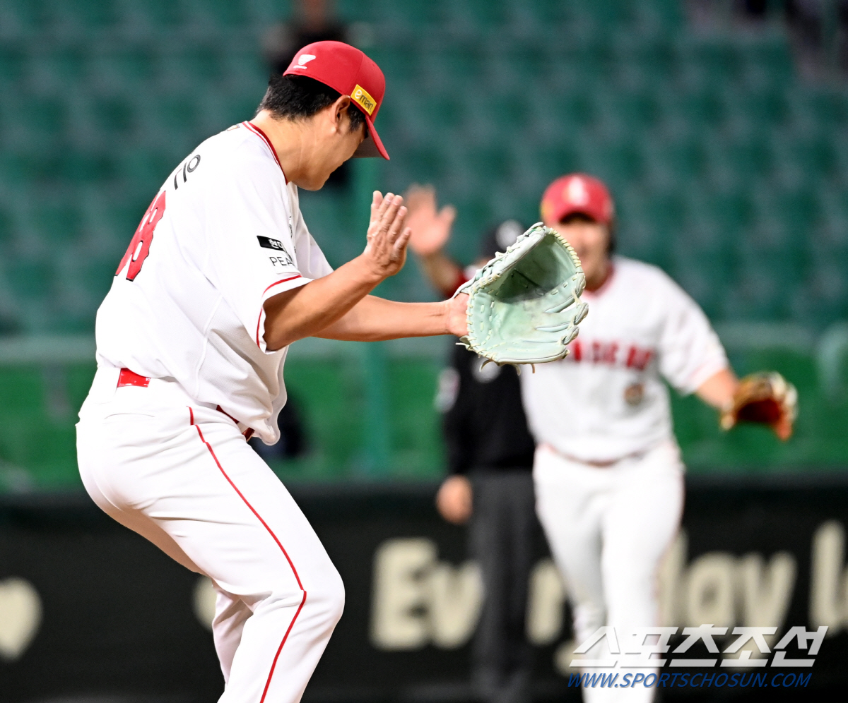 불펜 ERA 압도적 1위…약점이었는데, 왜 이렇게 잘 풀리지?