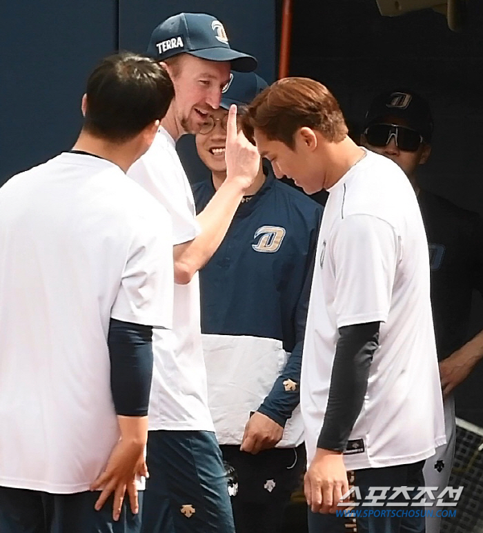 '자네도 던져보고 싶나?' 스위퍼 마스터 페디 찾은 구창모·임정호...'…