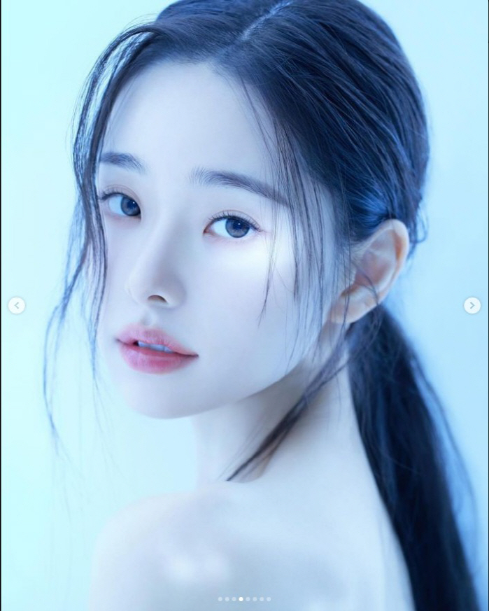 '새로운 식구' 찾은 프리지아, '가품·강예원' 버리고 '새 이미지' 찾…