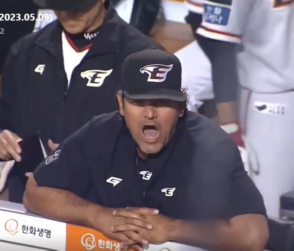 "쌓이고 쌓인 문제" '심판 불신' 수베로 감독의 격정 토로...돌아올 …