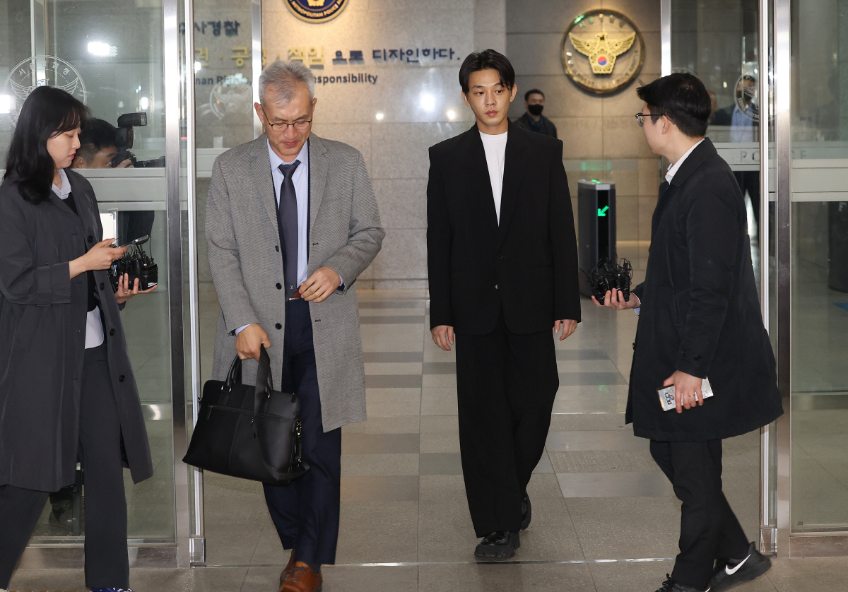 [종합] "원칙대로 비공개 수사라더니"…유아인, '소환 조사 노쇼' 논란…