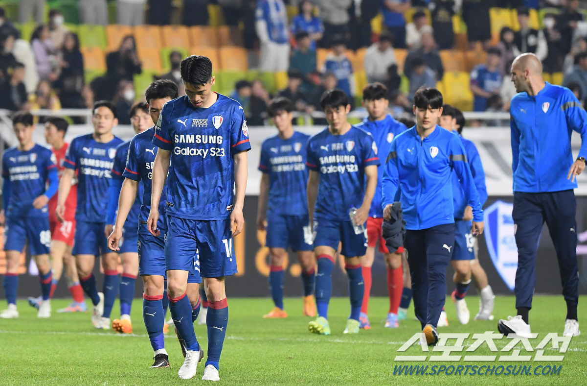 '호된 신고식' 김병수 감독, 수원 삼성을 어찌하리오 '전력 분석원 논란…