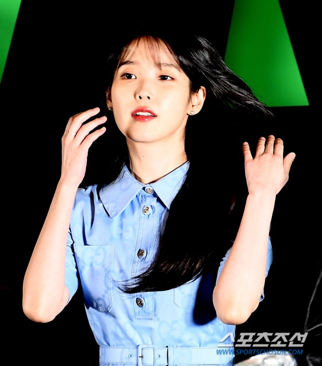 "아이유 흠집 내려는 의도"..의문 가득 표절 고발에 작곡가들 나섰다 […