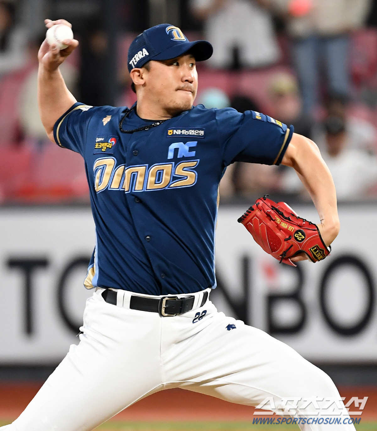 '삭발 투혼' 돌아온 마무리 이용찬...뒷문 걱정 지웠다 '정신 차리고 …