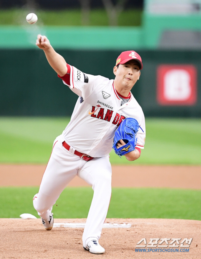 "S 많이 던지는 투수" 엘리아스 불펜 점검…문승원 '선발→불펜' 교통정…