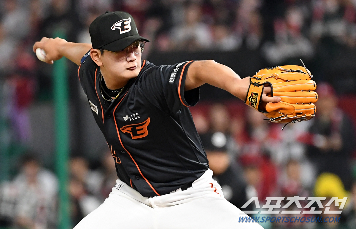 김서현 클로저 데뷔 성공…최원호 체제 한화 첫 승, SSG 잡고 3연승 …