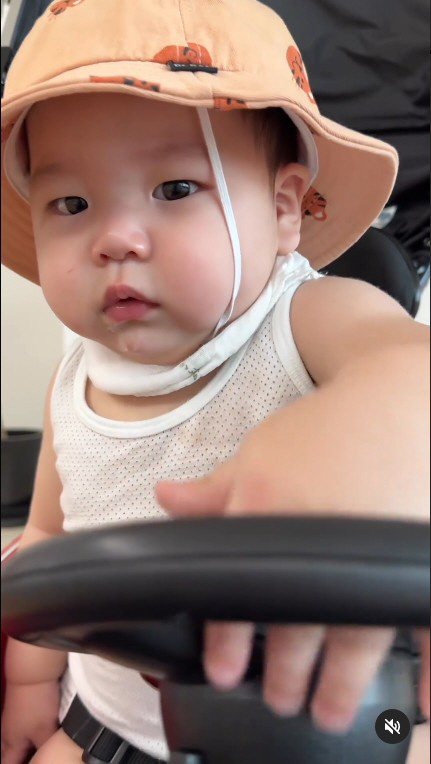 홍현희♥제이쓴 子, 생애 첫 차가 '빨간 오픈카'…"오빠차 뽑았다"