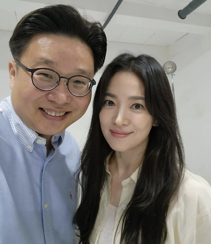 송혜교가 또…美 유명 미술관에 한국어 안내서 기증 "자존심 상했다" [전…