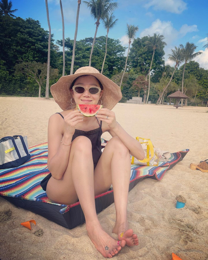 '케빈오♥' 공효진, 벌써 찾아온 여름…'원조 슬렌더'의 수영복 자태