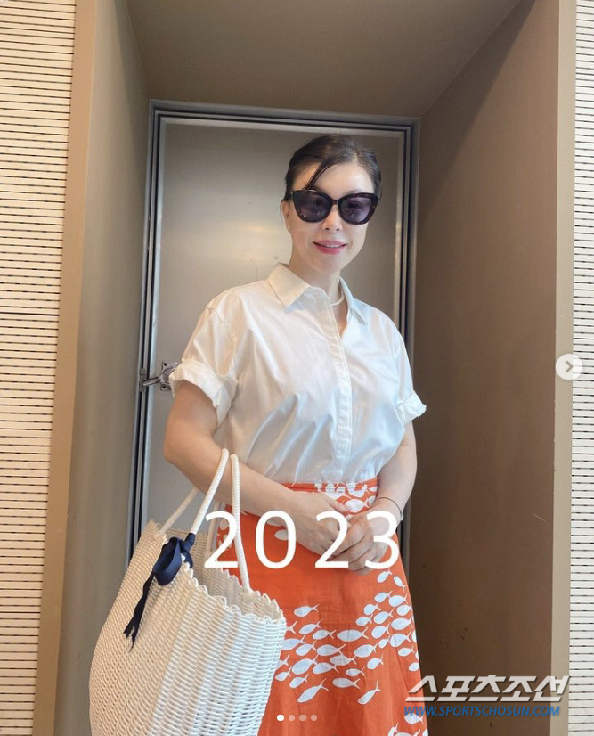 '62세' 최화정, 17년째 허리사이즈 유지라니…16년째 입는 치마가 그…