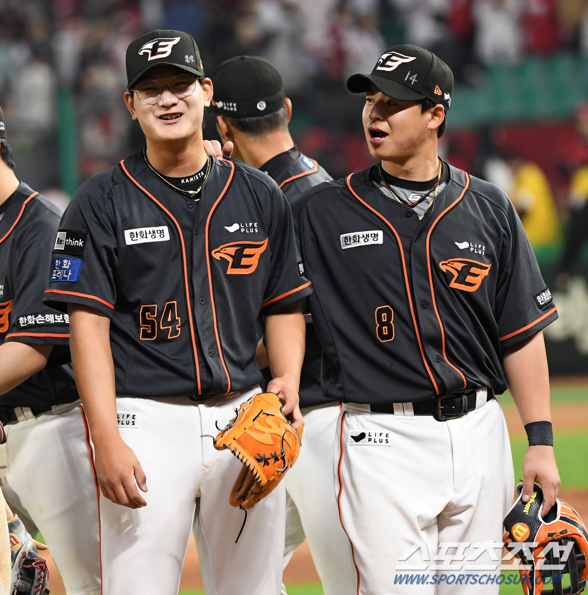 '홈런 공동 1위' 포텐 폭발 노시환...'장종훈·김태균 우타 거포 계보…