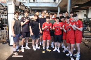 2m18 무셜스키가 왜 여기? 익숙한 얼굴 '가득'…대한항공 가로막는 적수들