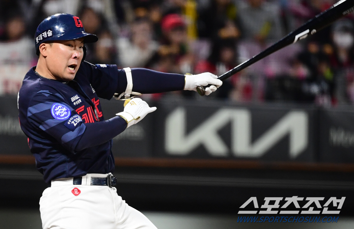 도루→히트&런→폭투→1루 견제 적중…롯데의 세밀한 작전야구, KT 휘몰아…