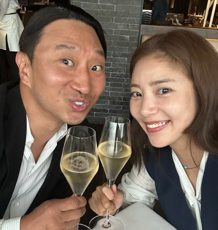 "그동안 많은 일들이 있었지만"…'이규혁♥'손담비, 결혼 1주년 "늘 소…