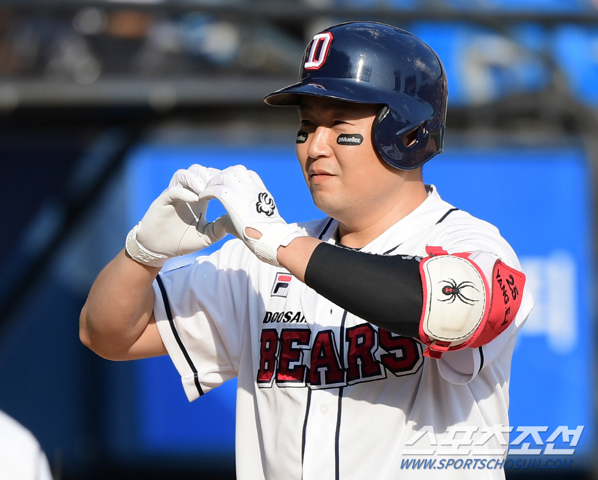 '박계범 3안타+양의지 쐐기포' 두산, 주말 3연전 싹쓸이…KIA 5연패…