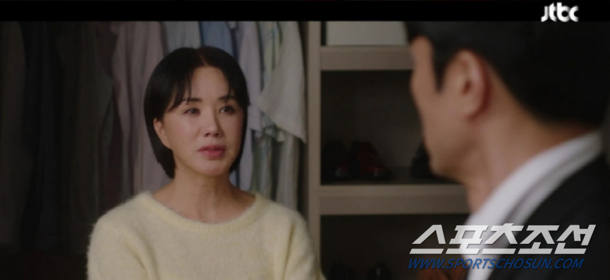[종합]'차정숙' 엄정화, 김병철 얼굴을 케이크에 처박았다!…'전세역전'…