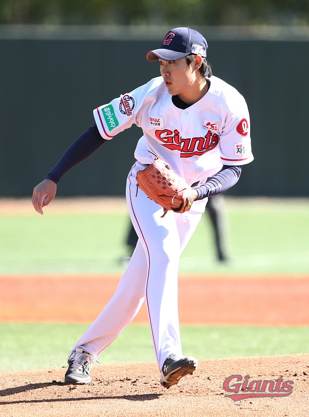 "니 왜 여 있노" 15년전 정 훈의 초등학교 제자→롯데 입단→5년만의 …