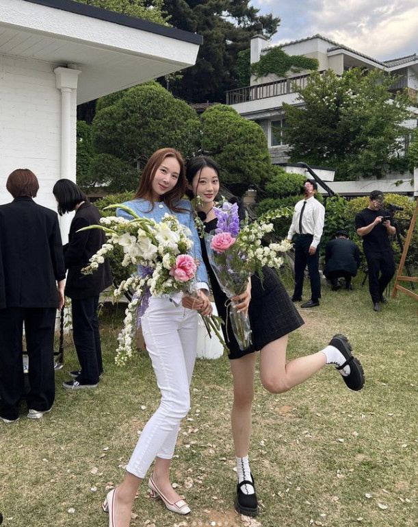 나인뮤지스 민하, "하늘도 축복"한 영화 같은 야외 결혼식 현장 [종합]