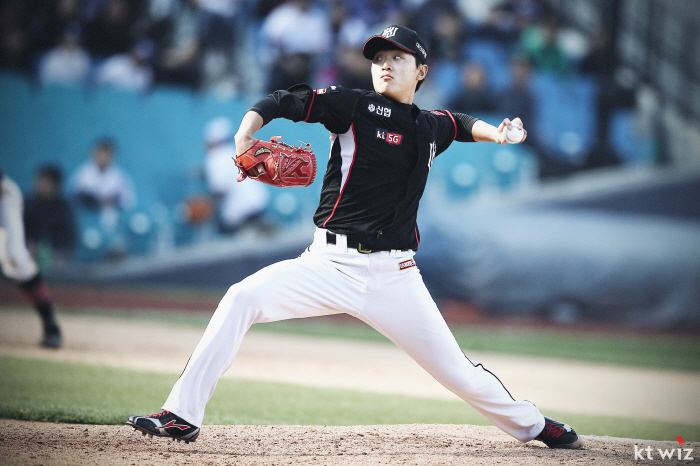 부상병동에 볕들날 있다? '제2의 김광현' 비밀병기 준비완료…4년만의 복…