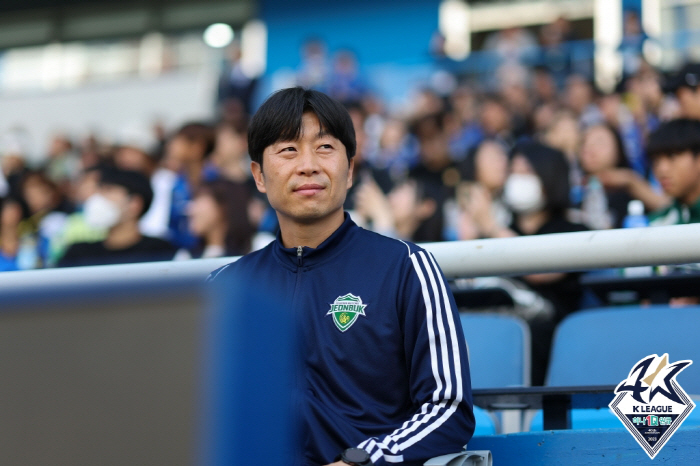 [현장리뷰]'김진수 복귀' 전북, '올 시즌 최다 관중' 인천과 0대0 …
