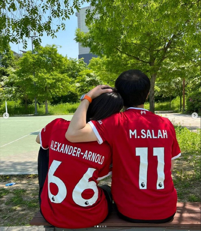 이영진♥'그알' 배정훈PD, 축구 유니폼 잘 어울리는 "살라♥아놀드 7년…