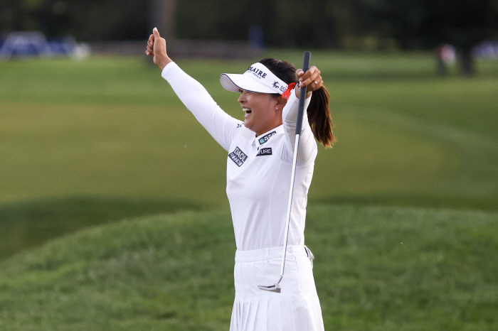 반등 성공한 고진영, 연장 접전 끝 LPGA 통산 15승 '입맞춤'