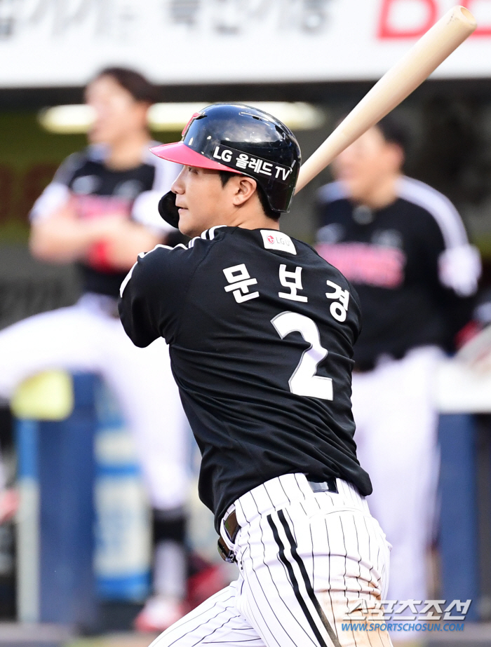 "LG 하면 떠오르는 이름, 박용택 오지환 선배 처럼…" 취재진 질문 모…