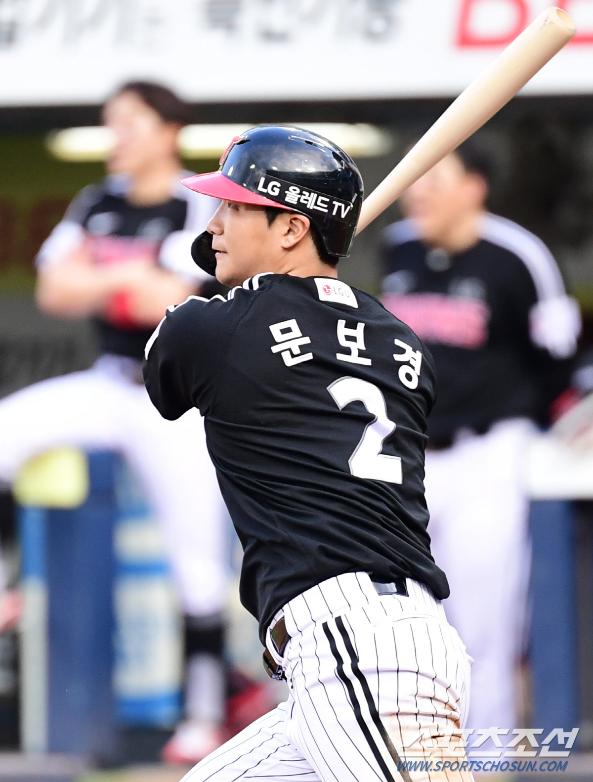 "LG 하면 떠오르는 이름, 박용택 오지환 선배 처럼…" 취재진 질문 모…